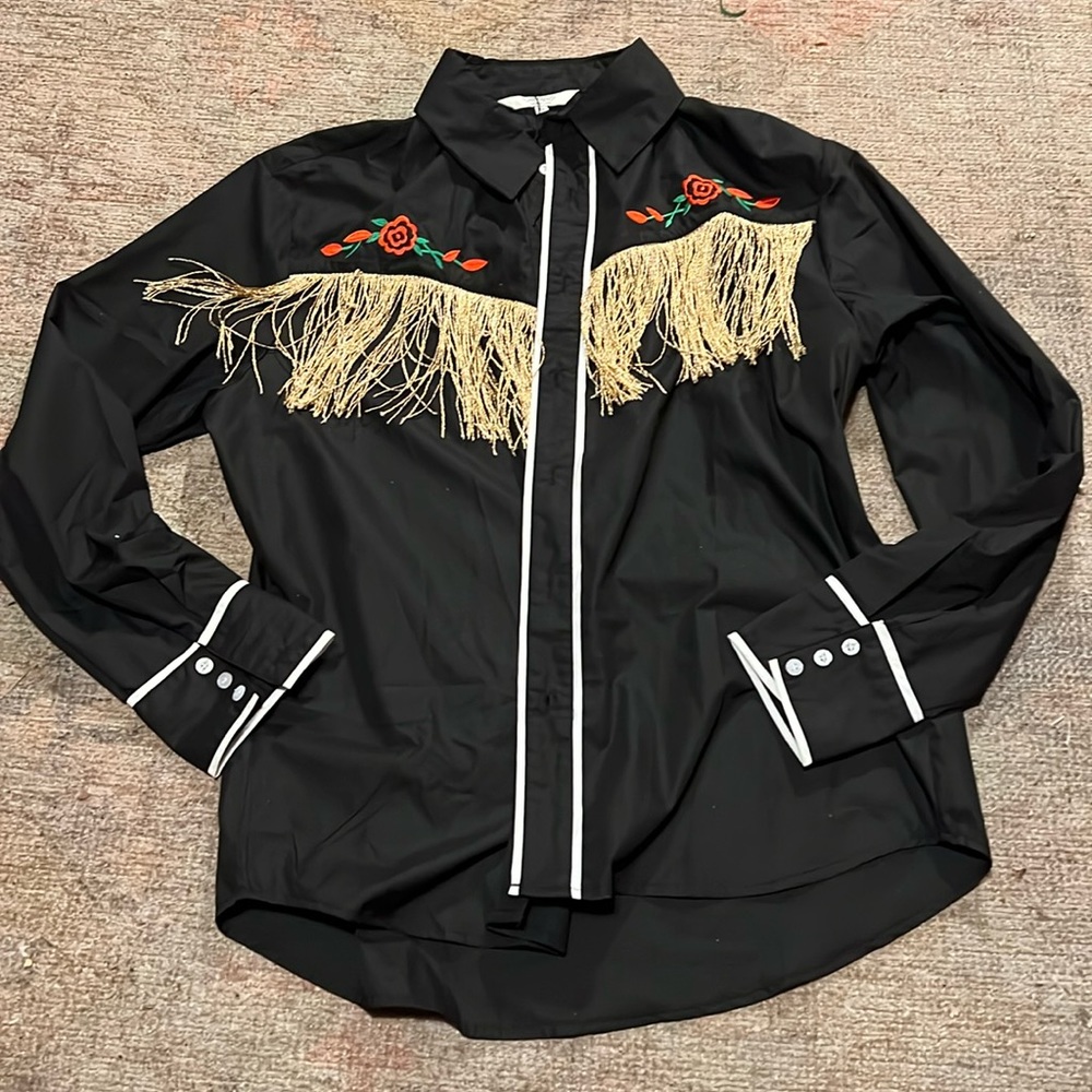 Men’s cowboy style shirt.